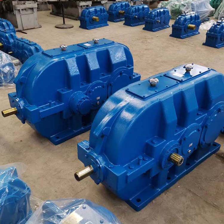 运输机械用三级齿轮减速机 DCYK160-35.5-1S 圆锥齿轮减速器