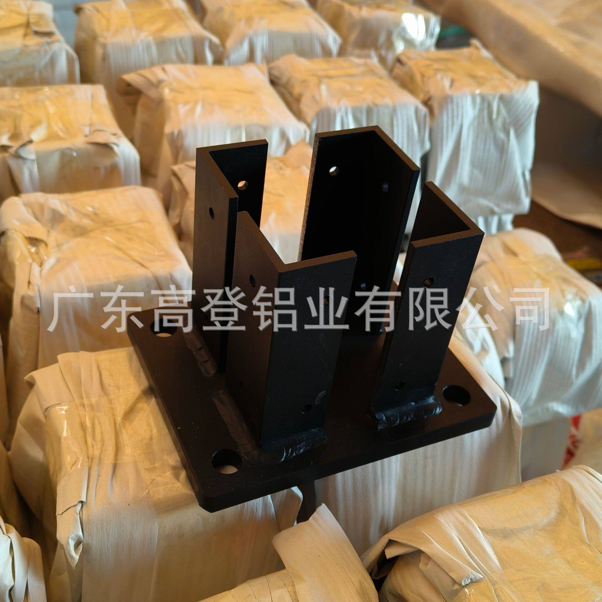 稳固耐用喷涂黑色钢铁围栏配件