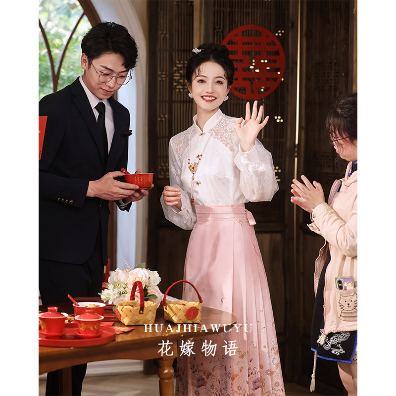 速发粉色冬袍旗婚改良马面裙套装202新款明制日常通勤汉服订季气