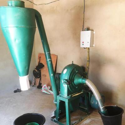 自吸式320型稻谷壳粉碎机玉米大米颗粒物料粉碎机贝壳珍珠粉碎机