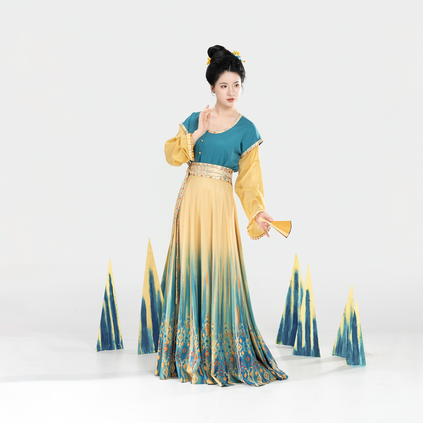 织造司[蓝珀金沙]艾德莱斯花卉纹唐制汉服唐褙子圆领衫八破裙日常