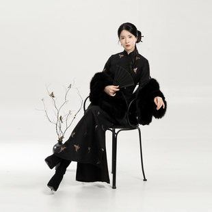 织造司×广东省博物馆联名走秀款 旗袍连衣裙仿貂毛披肩 漆金蝶