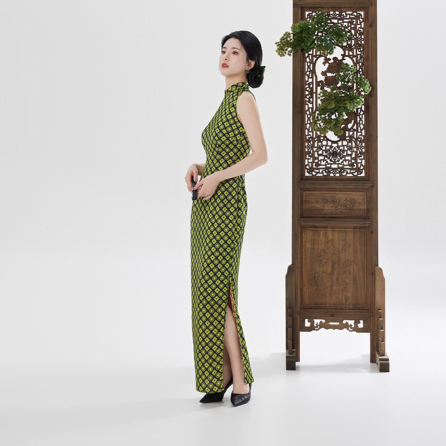 织造司[窗前花]新中式立领无袖旗袍2026新款巨好看复古连衣裙女夏图片
