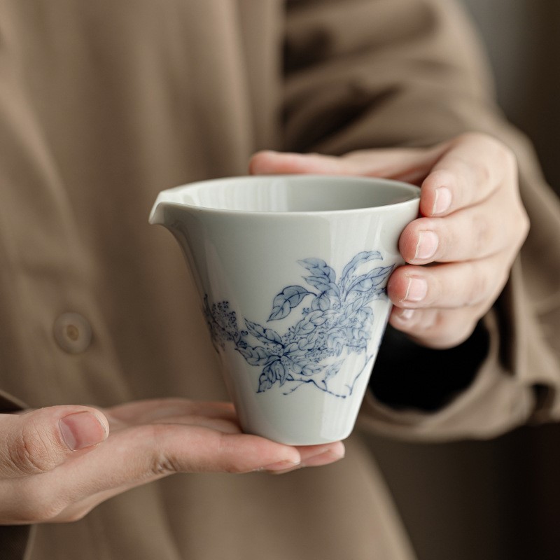仿古青花橘子花斗笠公道杯家用陶瓷茶海复古中式分茶器茶道零配件