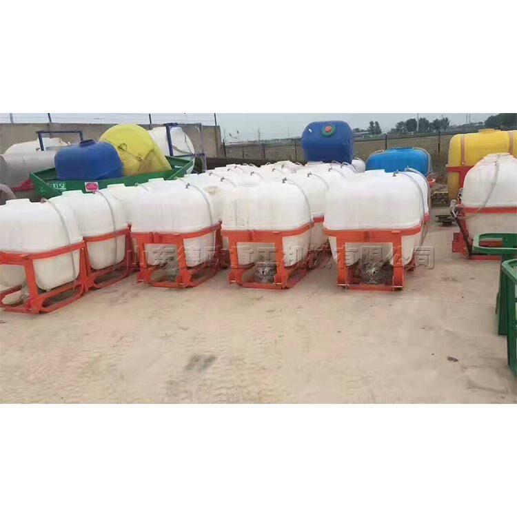 拖拉机后悬挂式喷药机 大宽幅农田打药机 多型号自带搅拌系统
