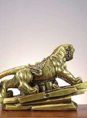 铜老虎 虎啸山河 生肖虎 家居店铺老虎摆件 铜上山虎