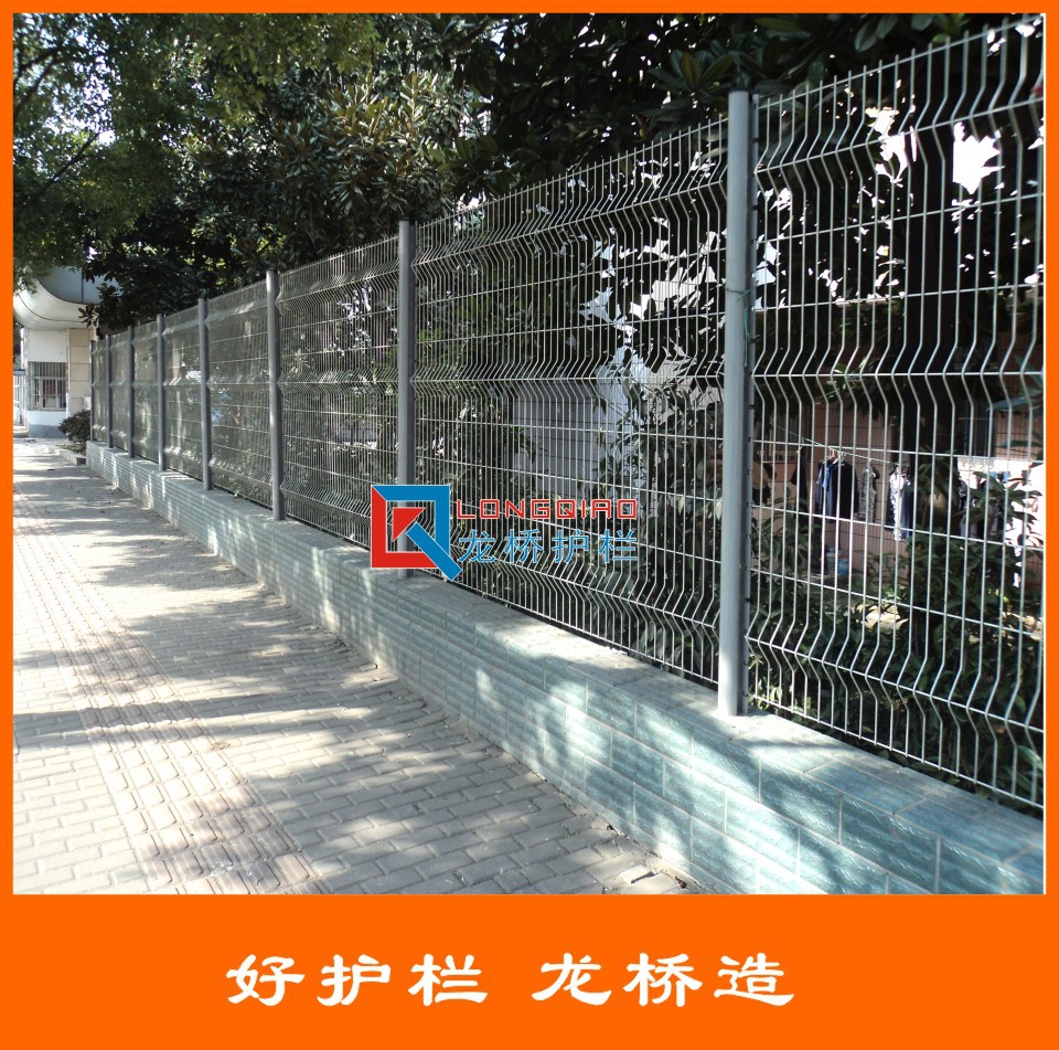 烟台围墙钢丝网 烟台围墙铁丝网 镀锌喷塑护栏网 龙桥