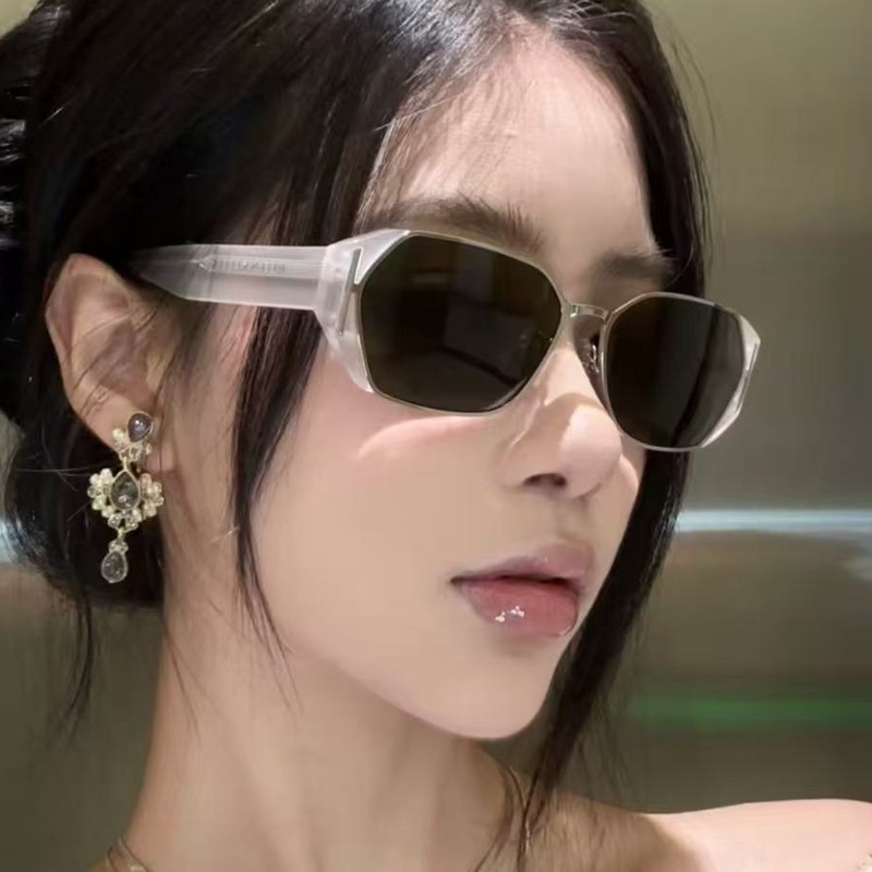 日本品质小红书同款眼镜多边形猫眼墨镜女辣妹时髦美式复古高级感