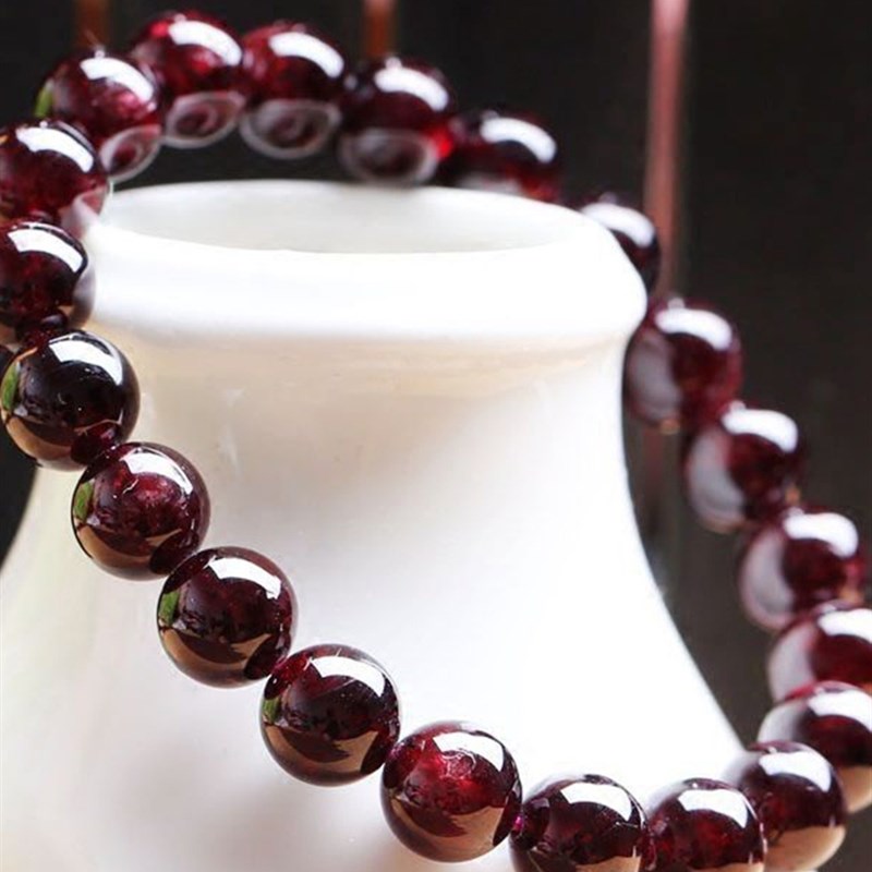 L天然酒红石榴石手錬女散珠玛瑙情侣手串手镯水晶礼物本命年民族