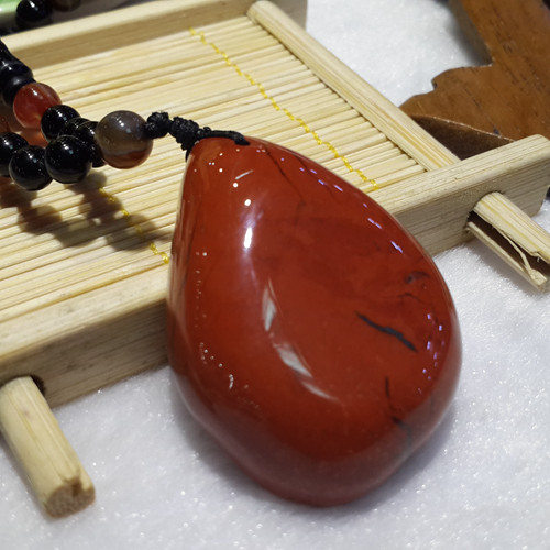 天然5A级云南老南红水滴形随形挂件吊坠玉髓项链 招财玛瑙男女款