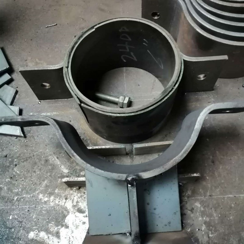 新品新钢单抱b箍管夹 镀锌DN450双螺栓K滑动式管夹橡胶内衬抱箍管