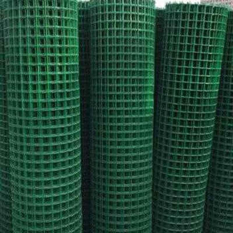 新品优质铁丝网立l柱养鸡围栏网养殖网护栏铁网格网钢丝网片防护