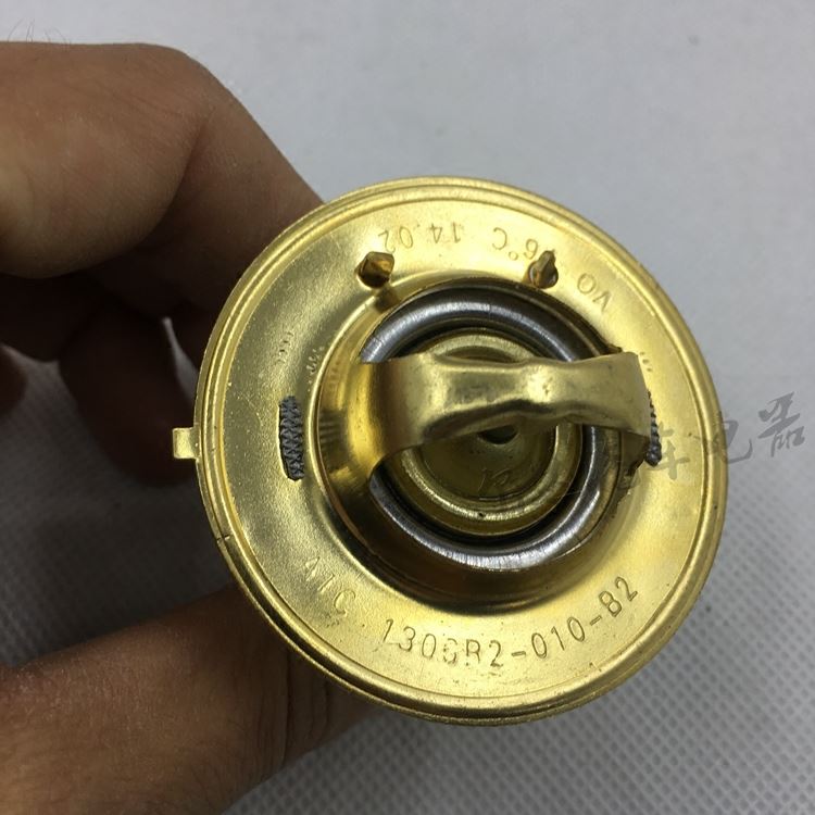。适用于EQ153 东风天锦天龙康明斯6BT节温器调温器76度1306R2-01