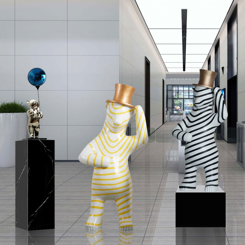 售楼处落地礼帽熊雕塑大摆件样板间商场走廊过道抽象玻璃钢装置品