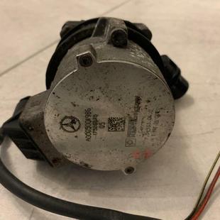 适用奔驰213238E300E350E400E450冷却液泵辅助水泵