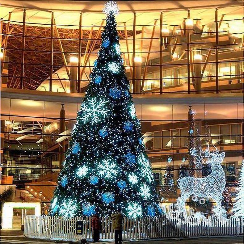 新款户外仿真圣诞树钢结构框架pvc松针加密美陈道具工艺品摆件