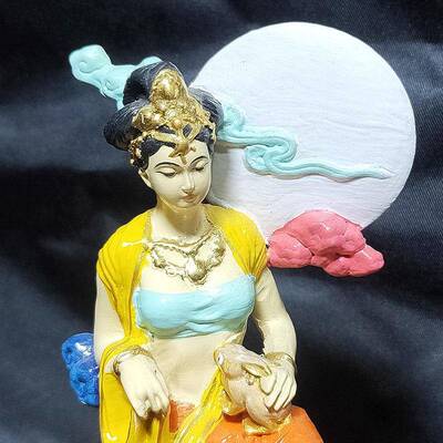 黄木崖柏彩绘嫦奔娥月镂空杨摆艺铭仙苑件客厅装饰实木雕刻把件创