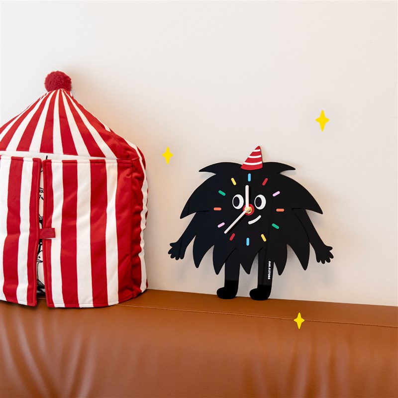 人间八月八丨砰砰k时钟客厅家用挂钟静音钟表装饰免打孔卡通可爱