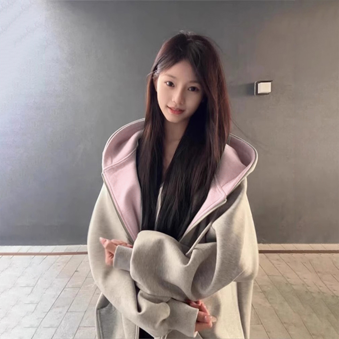 【免费试穿】撞色连帽卫衣外套