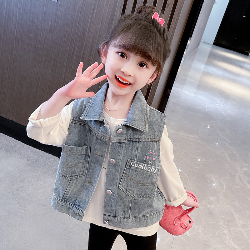 女童牛仔马甲春秋2023新款洋气网红背心外穿春装儿童时髦春季外套