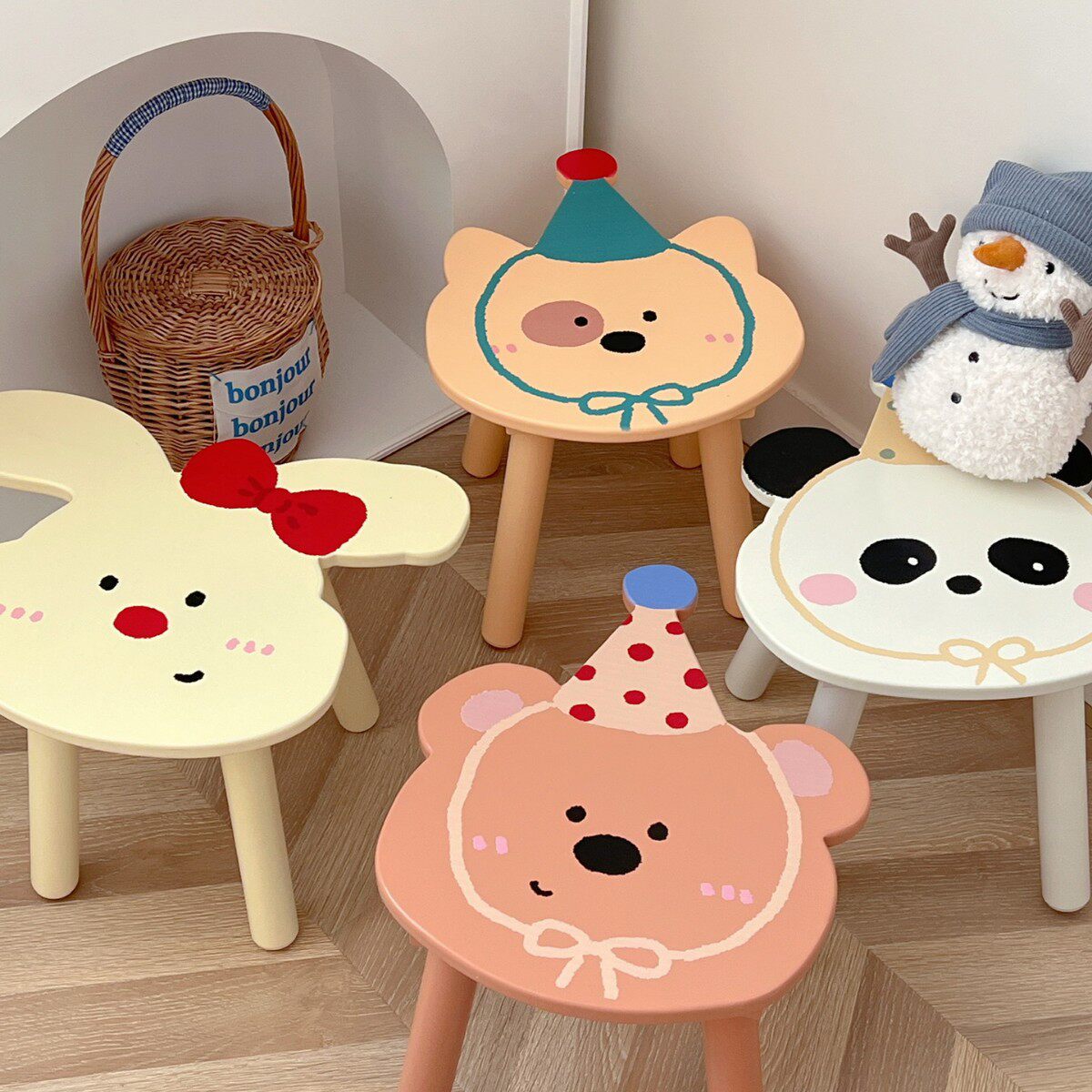 儿童幼儿园动物卡通矮凳餐桌椅网红可爱宝宝家用换鞋实木靠背凳子