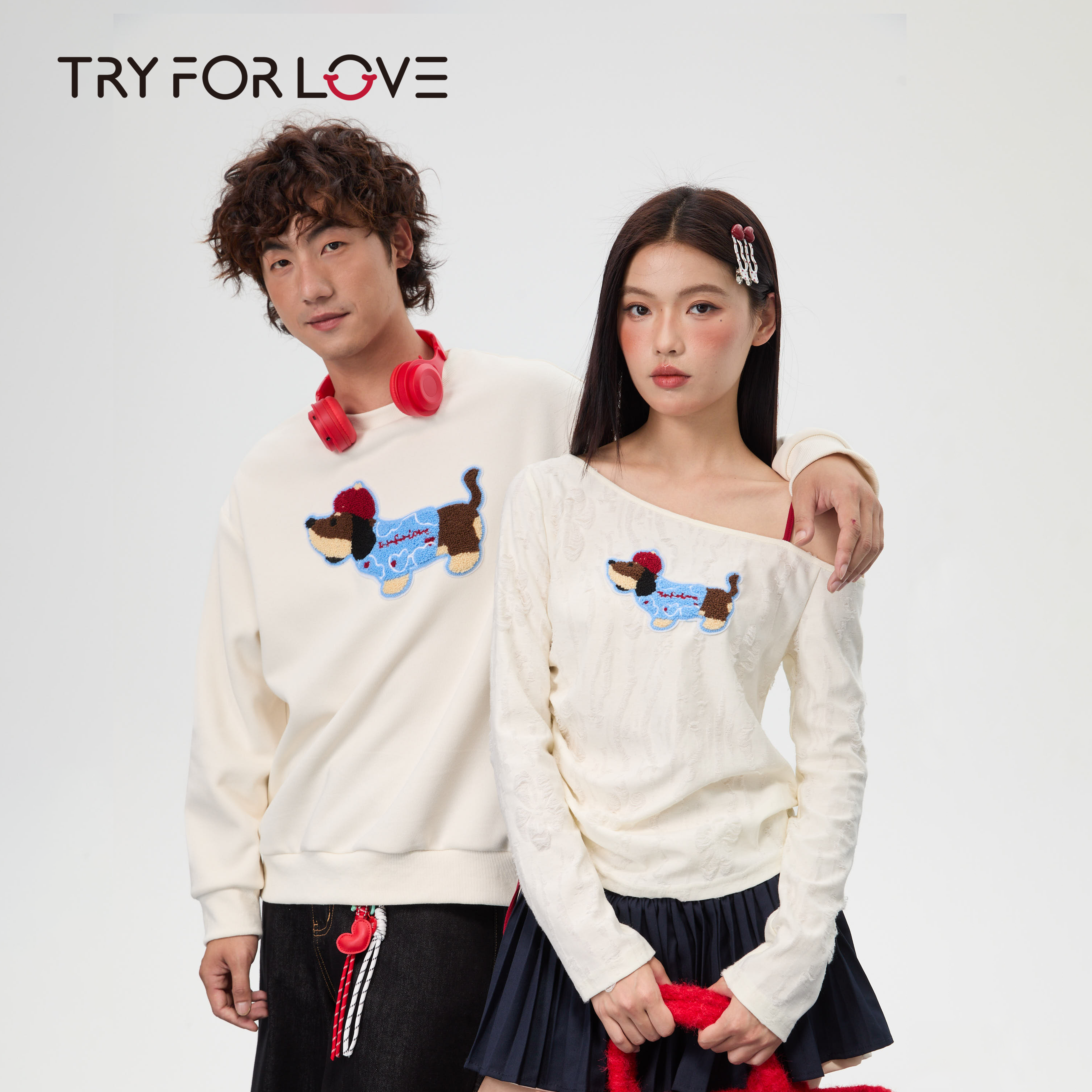 TRYFORLOVE腊肠狗斜肩情侣装卫衣春秋款2025新款露肩宽松长袖t恤