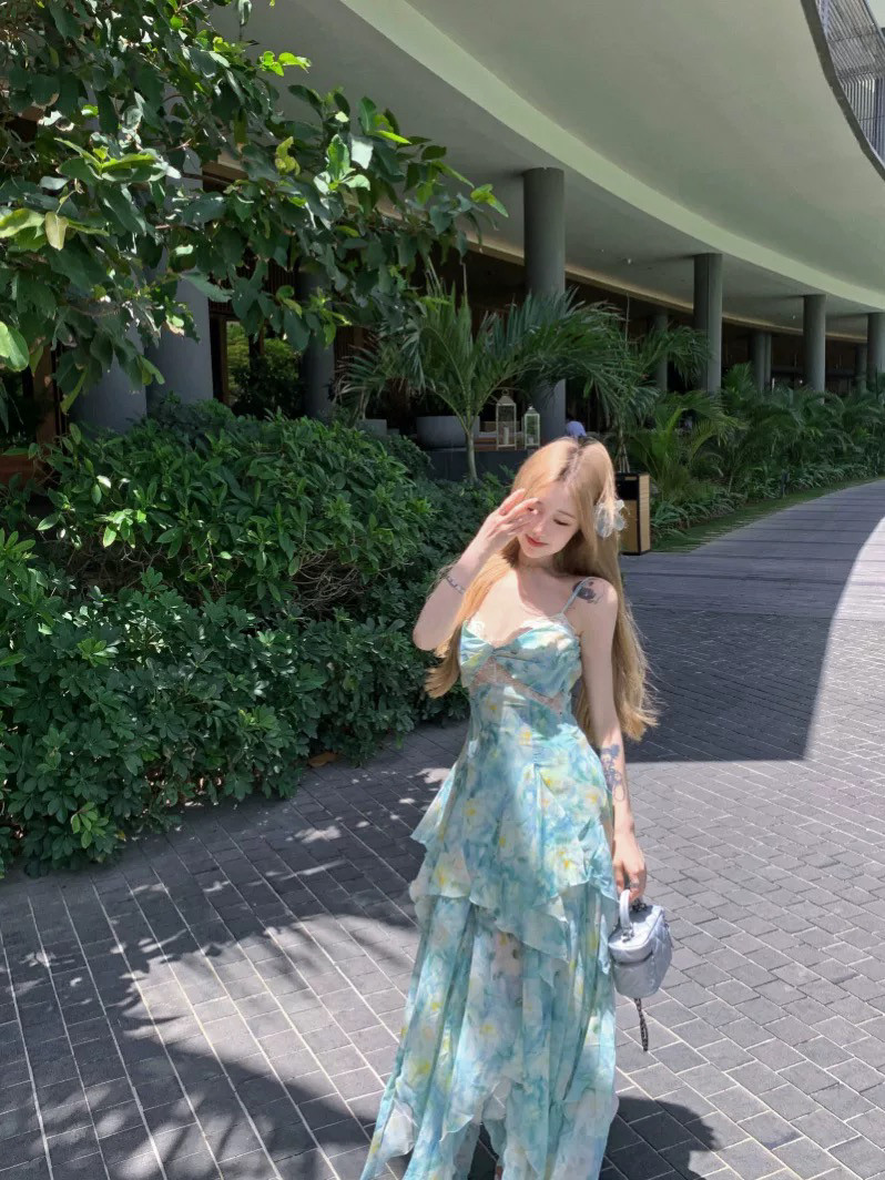mly蕾丝拼接晕染吊带连衣裙女夏季法式超仙长裙温柔收腰度假裙子