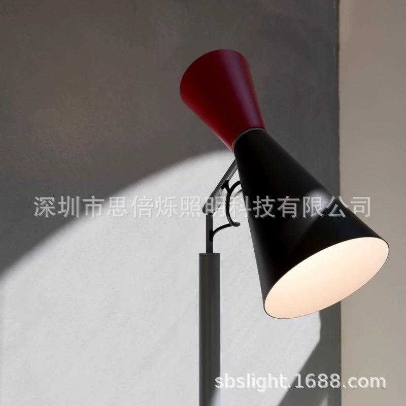 设计师样板房复古怀旧小众拼色客厅沙发阅读卧室可调节方向落地灯