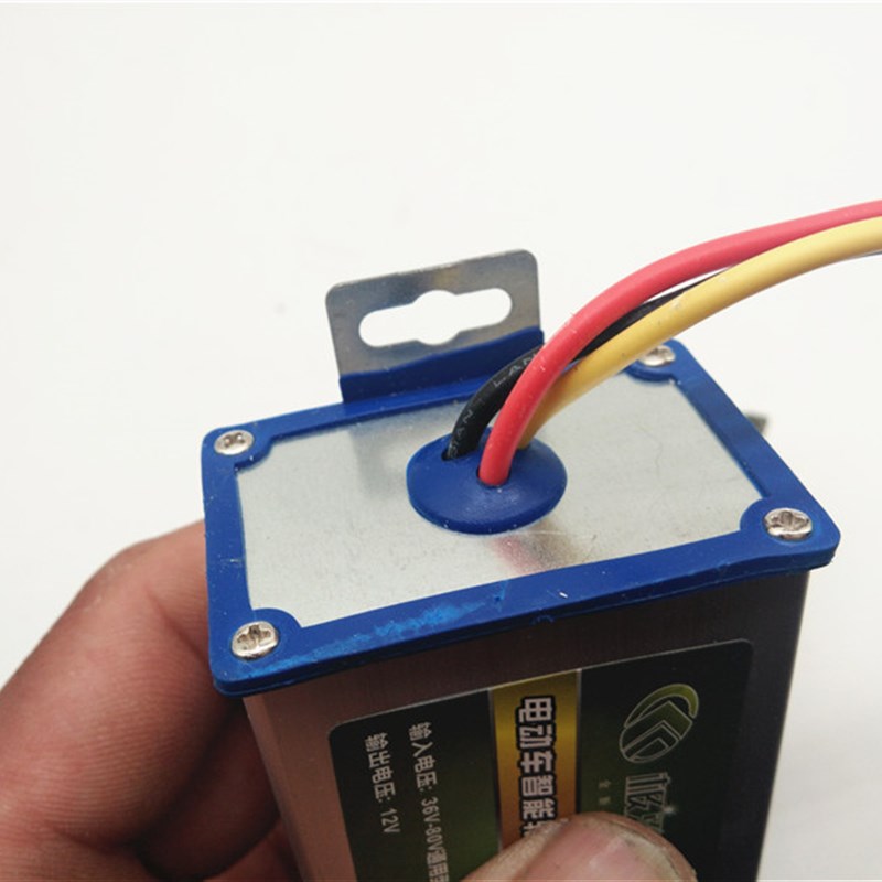 速发电动6转换器车V60v72v80V48V转12V直转电压电瓶车流换器通用