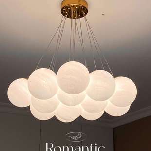 星球灯泡泡球吊灯月球客厅灯创意魔豆球体法式奶油风轻奢卧室灯具