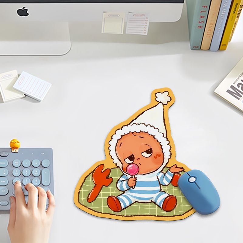 可爱高颜值星星人鼠标垫小号异形便携笔记本桌垫耐磨护腕键盘桌垫