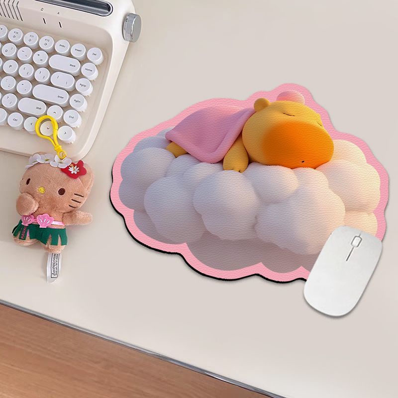 可爱卡通水豚皮革鼠标垫小号异形便携办公室书桌垫耐磨防水防油垫