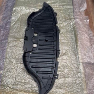 ID4X CROZZ 后杠下护板11A825523Rear bumper lower guard plate