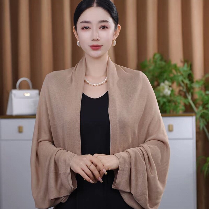 新款慵懒风防晒秋薄款宽松版针织开衫女披肩围巾两用空调罩衫外搭