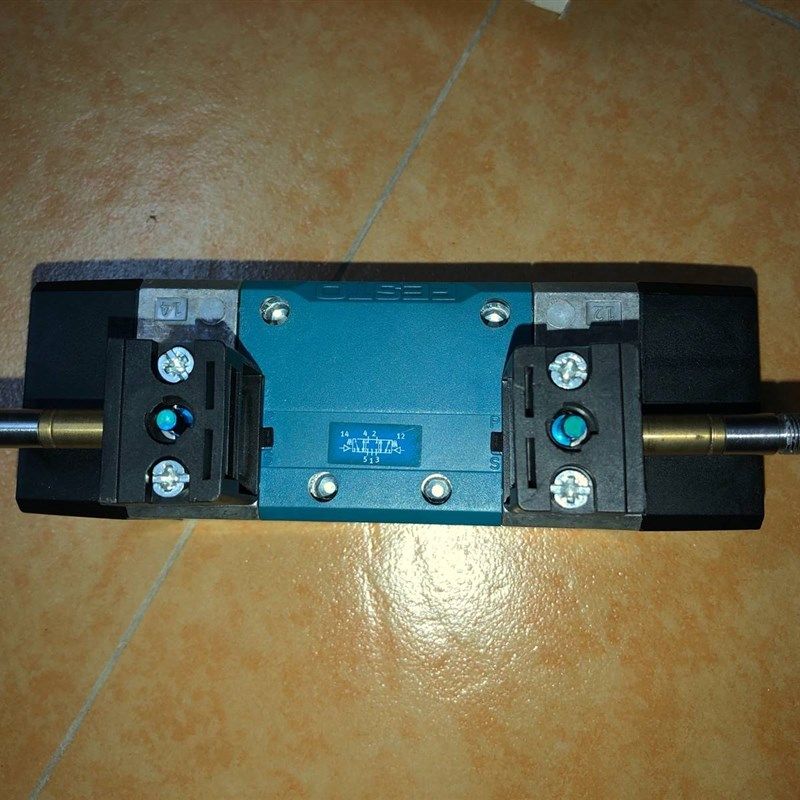 a现货151848 电磁阀VL-5/3G-D-2-C 现货看描述议价