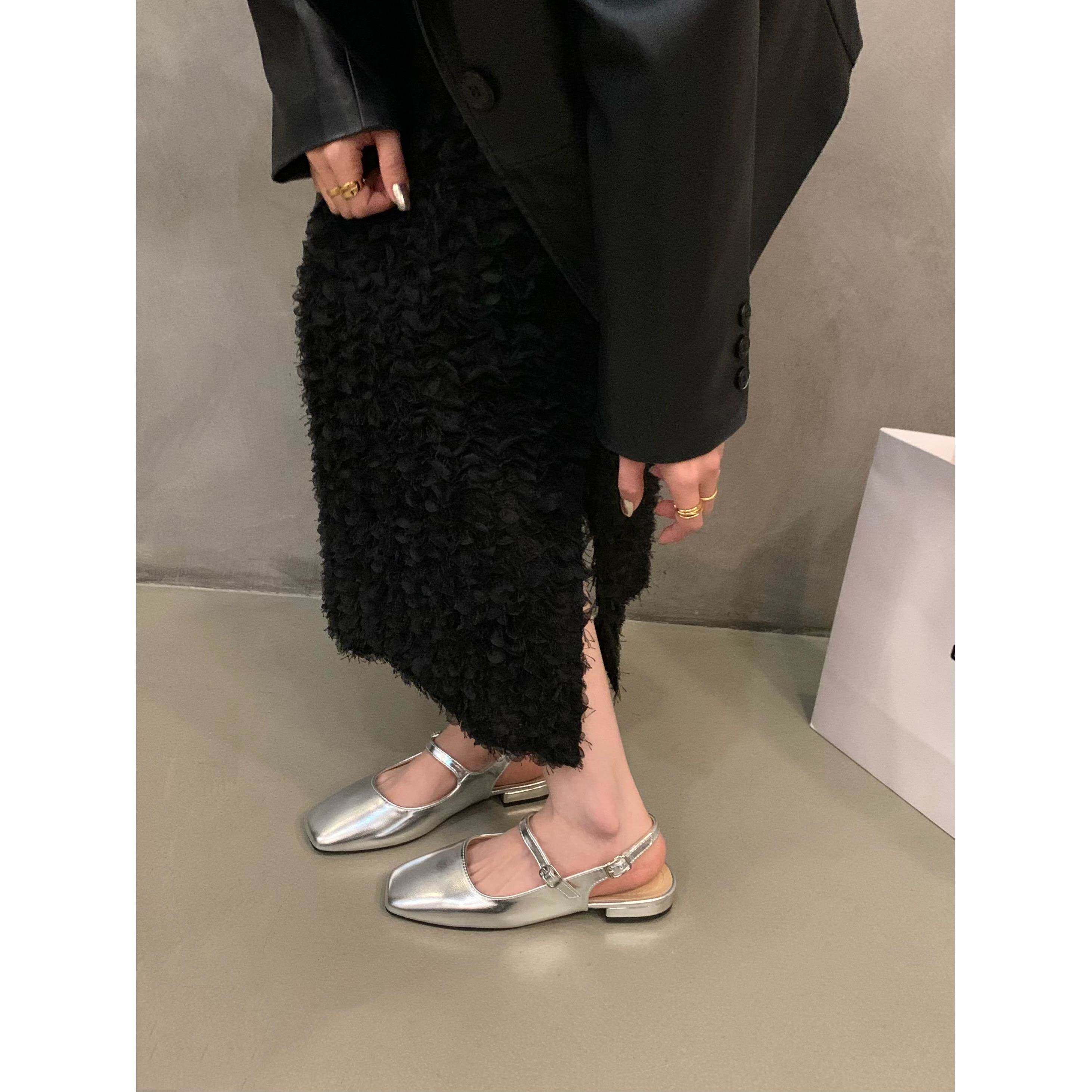 潮牌银色包头粗跟凉鞋女2024夏季新款真皮一字带扣后空玛丽珍女鞋