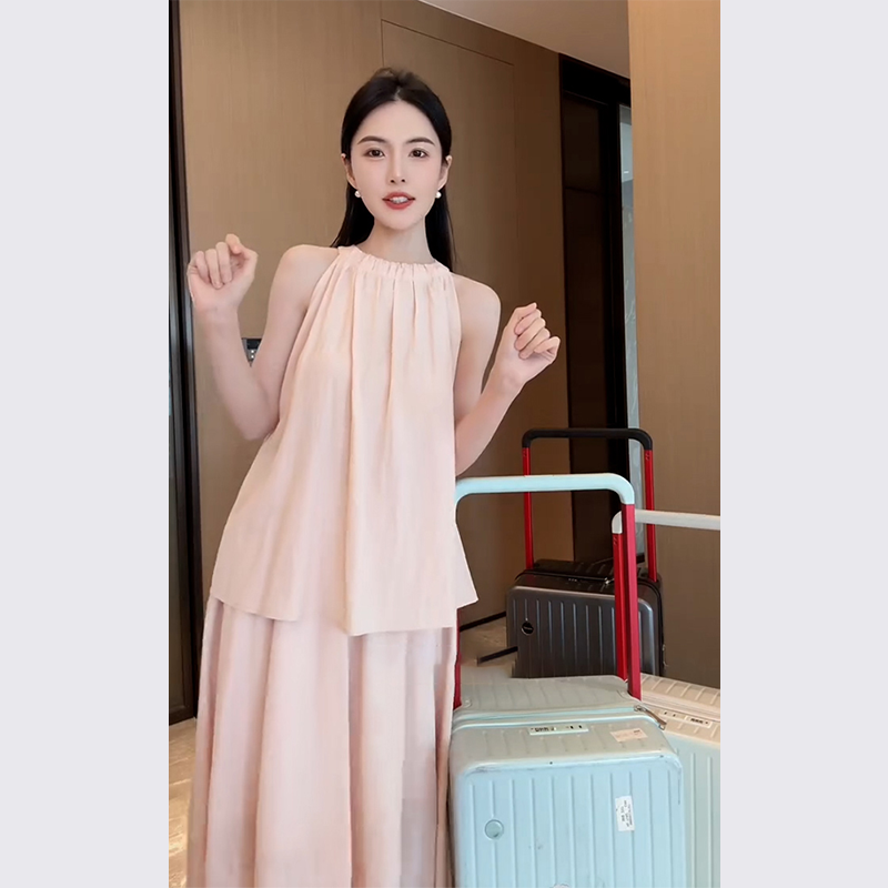 初恋清纯奶甜高级感超好看粉色挂脖连衣裙子套装2024新款女装夏季