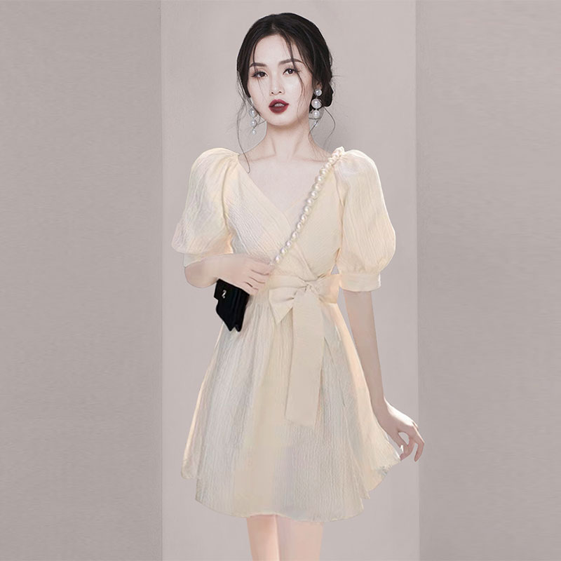 潮牌2022夏季新款女装法式气质小个子绝美精致v领性感公主连衣裙