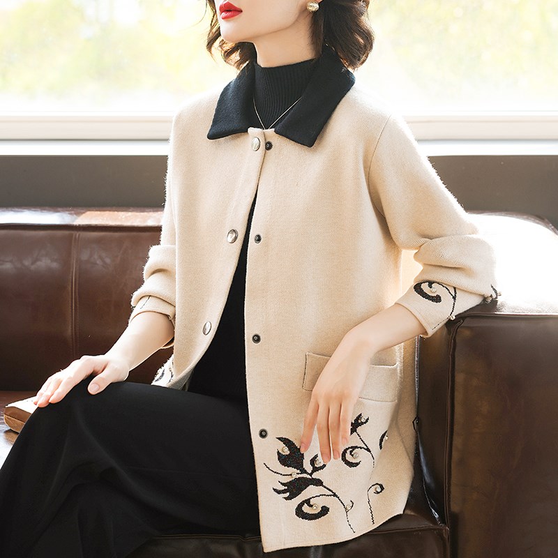 妈妈春装2024新款风衣外套短款40岁50中老年女装春秋针织呢子上衣