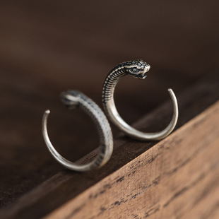 无限 纯银925衔尾蛇环状精雕耳环耳钉复古个性冷淡风小蛇个性阔耳