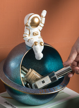 玄关钥匙收纳摆件宇航员太空人客厅软装饰品北欧轻奢现代入户饰品