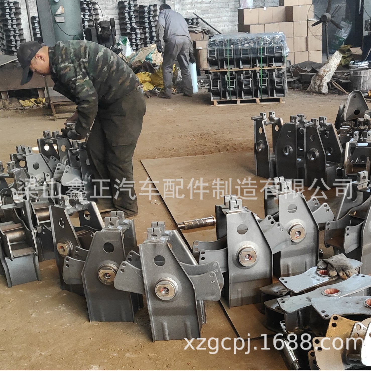 半挂车悬挂平衡梁 拖车悬架平衡梁销子 前支架反装低平板挂车悬架