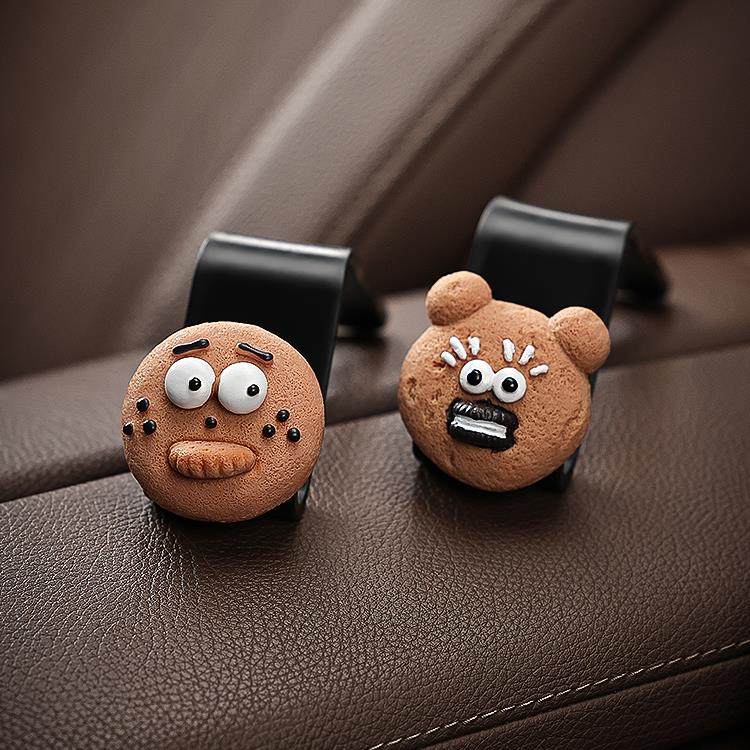 卡通饼干汽车挂钩一对装椅背车载挂钩女可爱内饰装饰车内用品大全