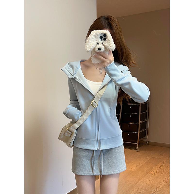山东即墨秋季奶蓝色修身卫衣外套女春秋连帽2025新款爆款短款上衣