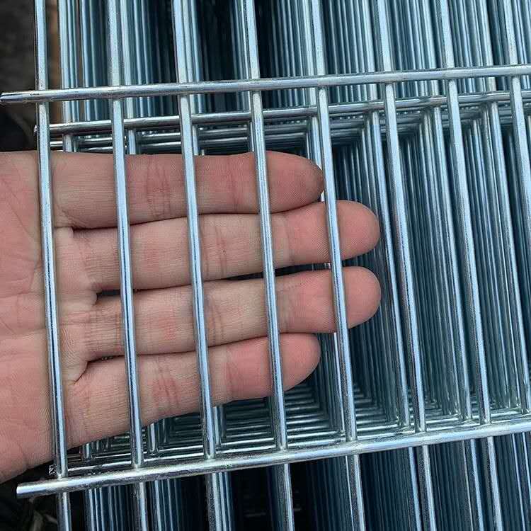 镀锌网片加e粗铁丝网围栏养殖地网长方钢丝网子防护栏网格货架护