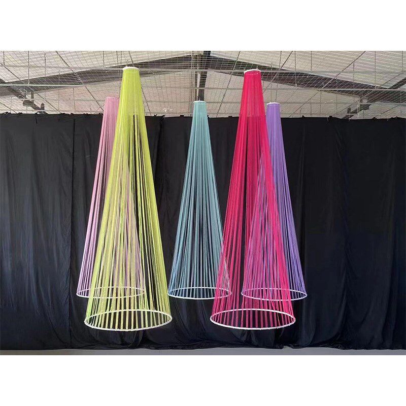 创意婚庆道具婚礼堂n圆锥吊顶珠帘丝带挂件酒店婚礼舞台装饰成品