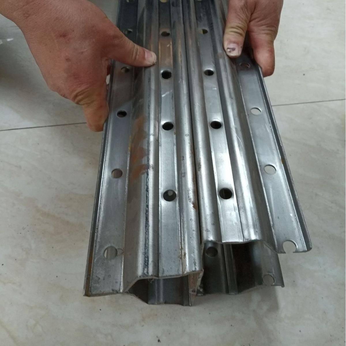 LCT全自数控货架柱机重动型货架横梁机械仓板储货架立层机生产线