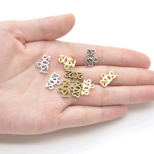 40pcs Wholesale Number 2021 2022 Year Charms Alloy Metal Sou