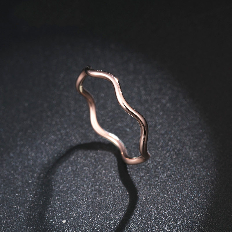 流行饰品 欧美风格细款波浪形玫瑰金钛钢戒指女