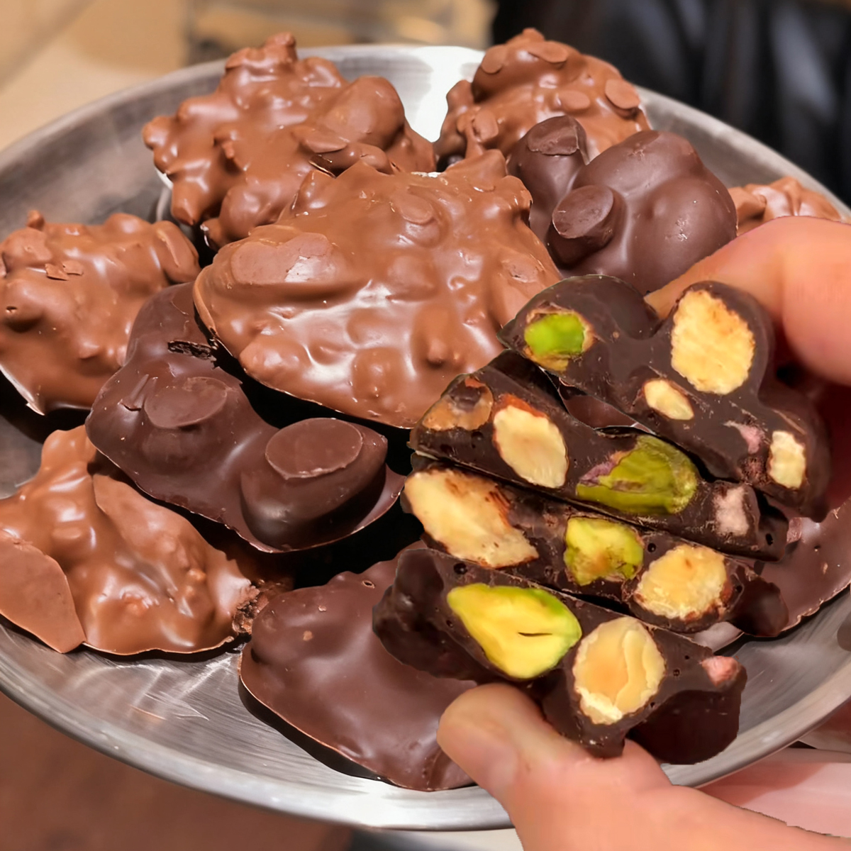 浓郁可可酥脆坚果丑墩墩巧克力脆